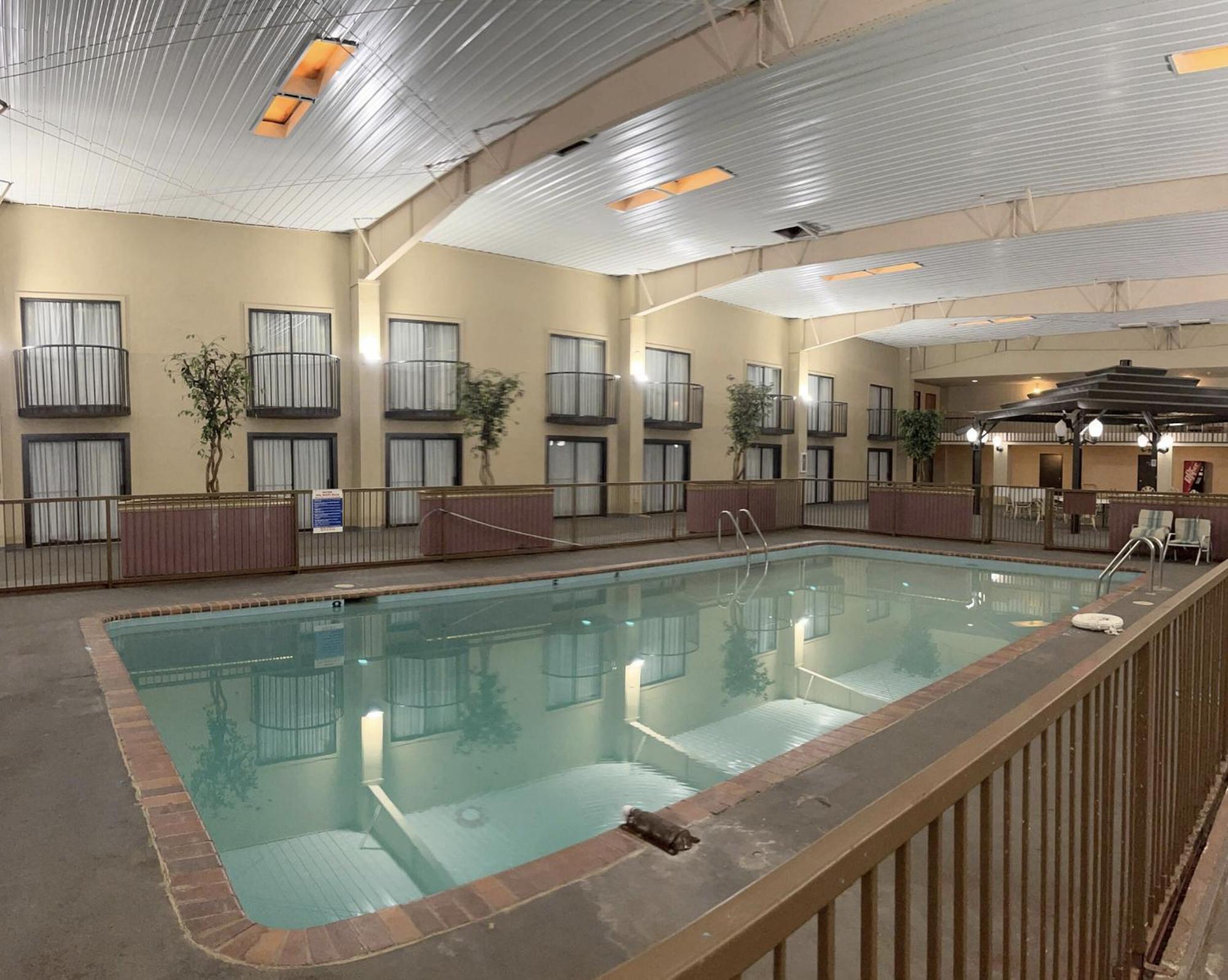 Regency Inn & Suites ألتوس المظهر الخارجي الصورة